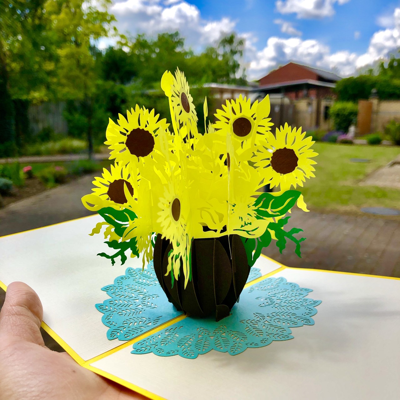 L145 Sunflowers Vase (BIG)